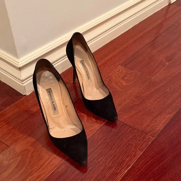 Classic Black Pointed-Toe Stiletto Pumps - Picture 2 of 6